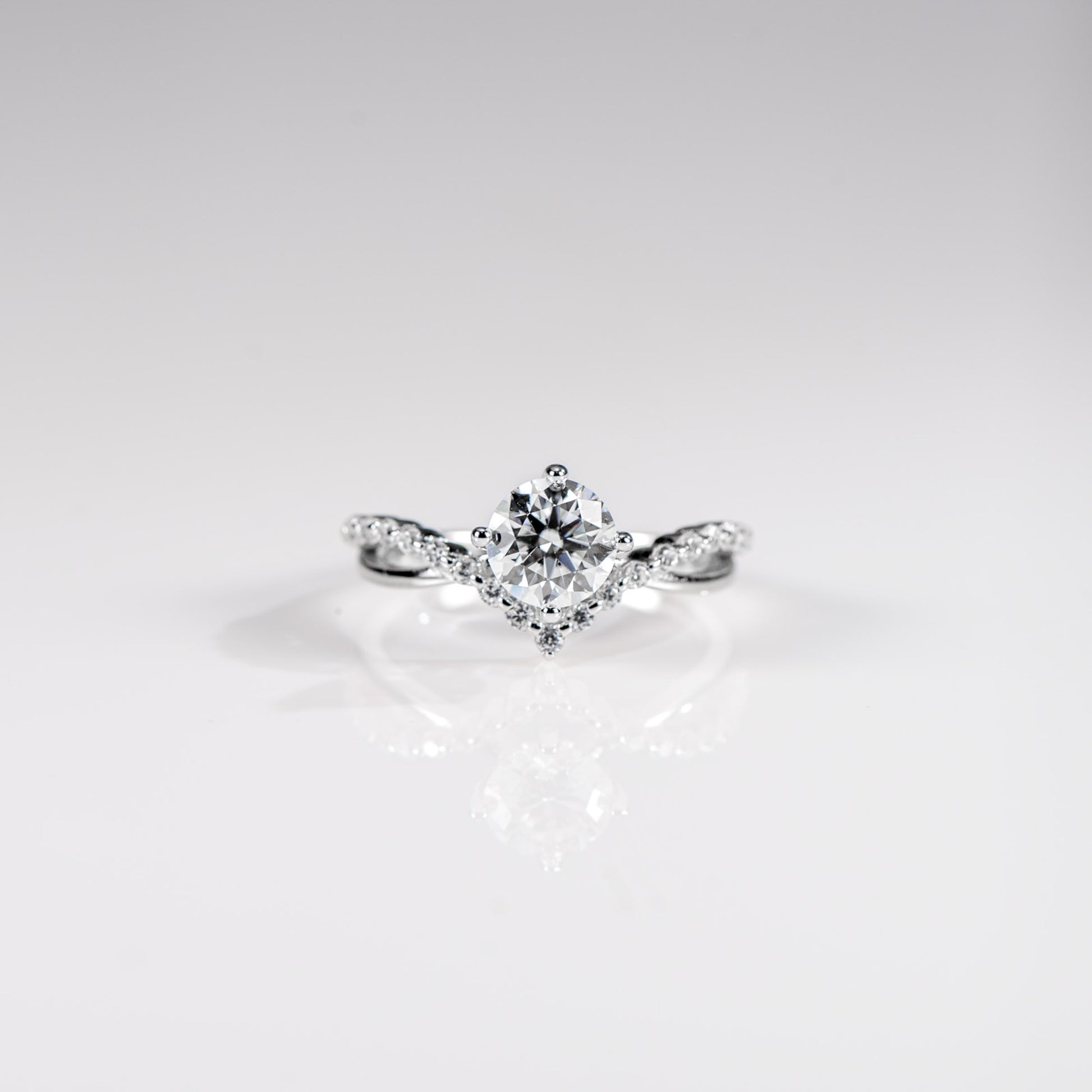 The Infinity – Round Brilliant Lab Diamond Ring with Infinity Twist Pavé Band in 925 Silver – TY-R-033 – Image 2