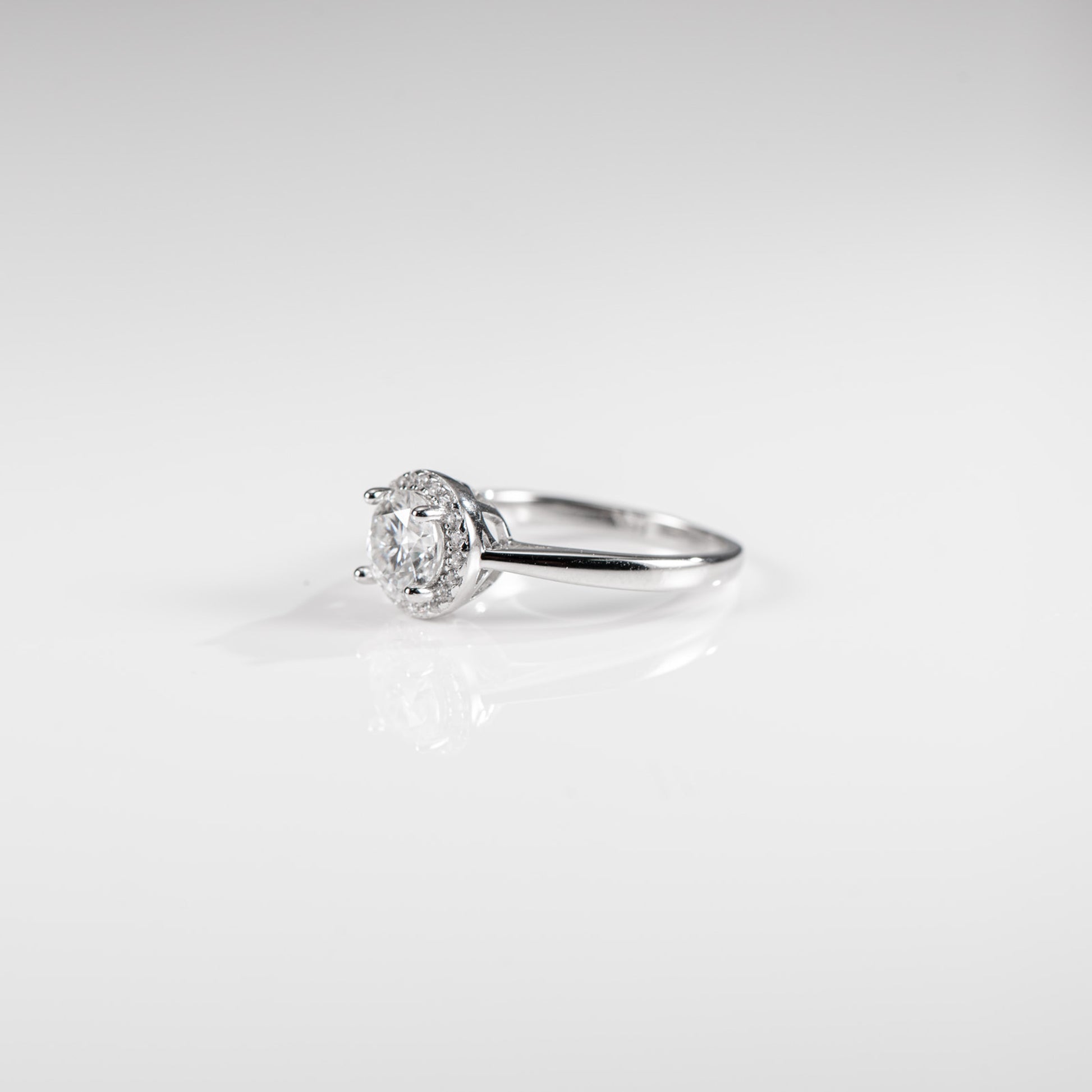 The Aurora – Round Brilliant Lab Diamond Halo Ring in 925 Silver – TY-R-035 – Image 2