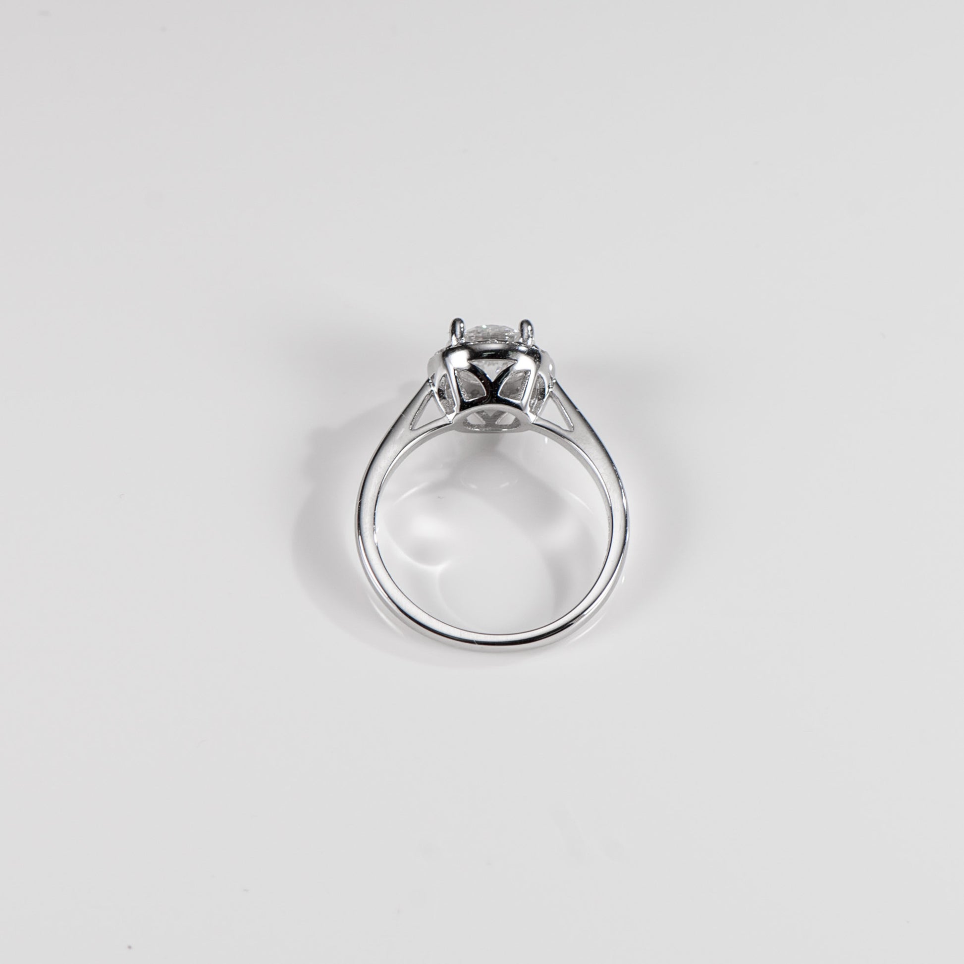 The Aurora – Round Brilliant Lab Diamond Halo Ring in 925 Silver – TY-R-035 – Image 4