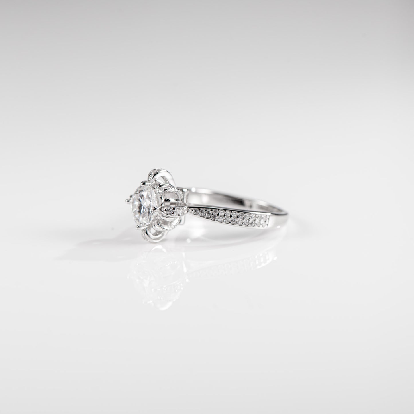 The Rose Crown – Round Brilliant Lab Diamond Vintage Floral Crown Ring in 925 Silver – TY-R-037 – Image 1