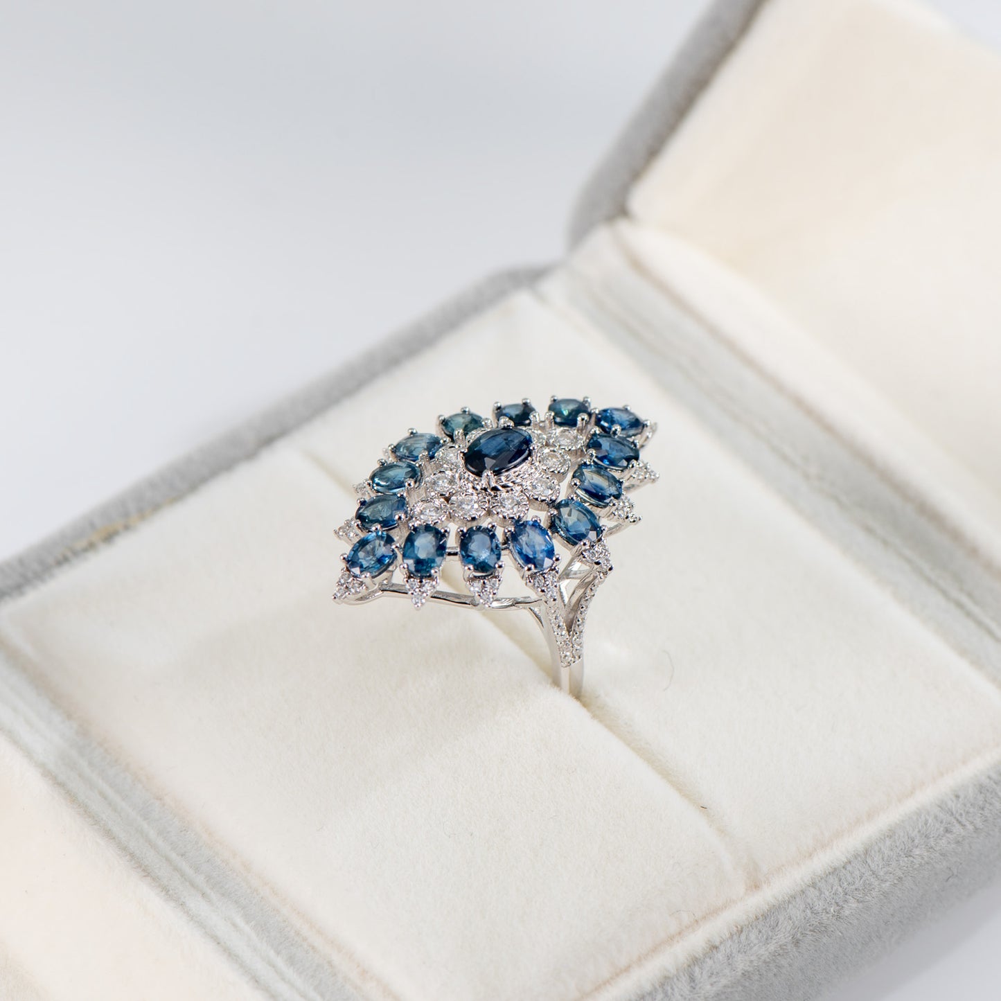 The Midnight Jewel - Sapphire Ring 925 Silver