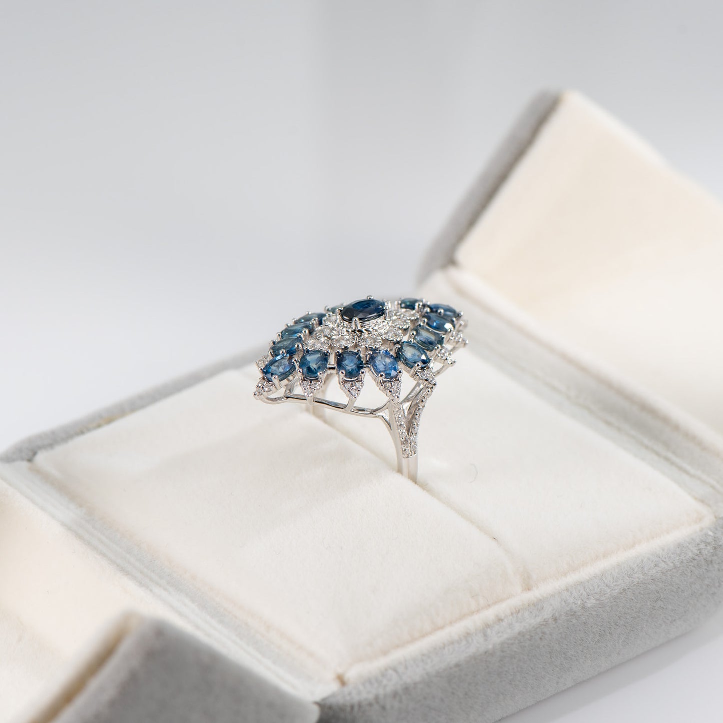 The Midnight Jewel - Sapphire Ring 925 Silver