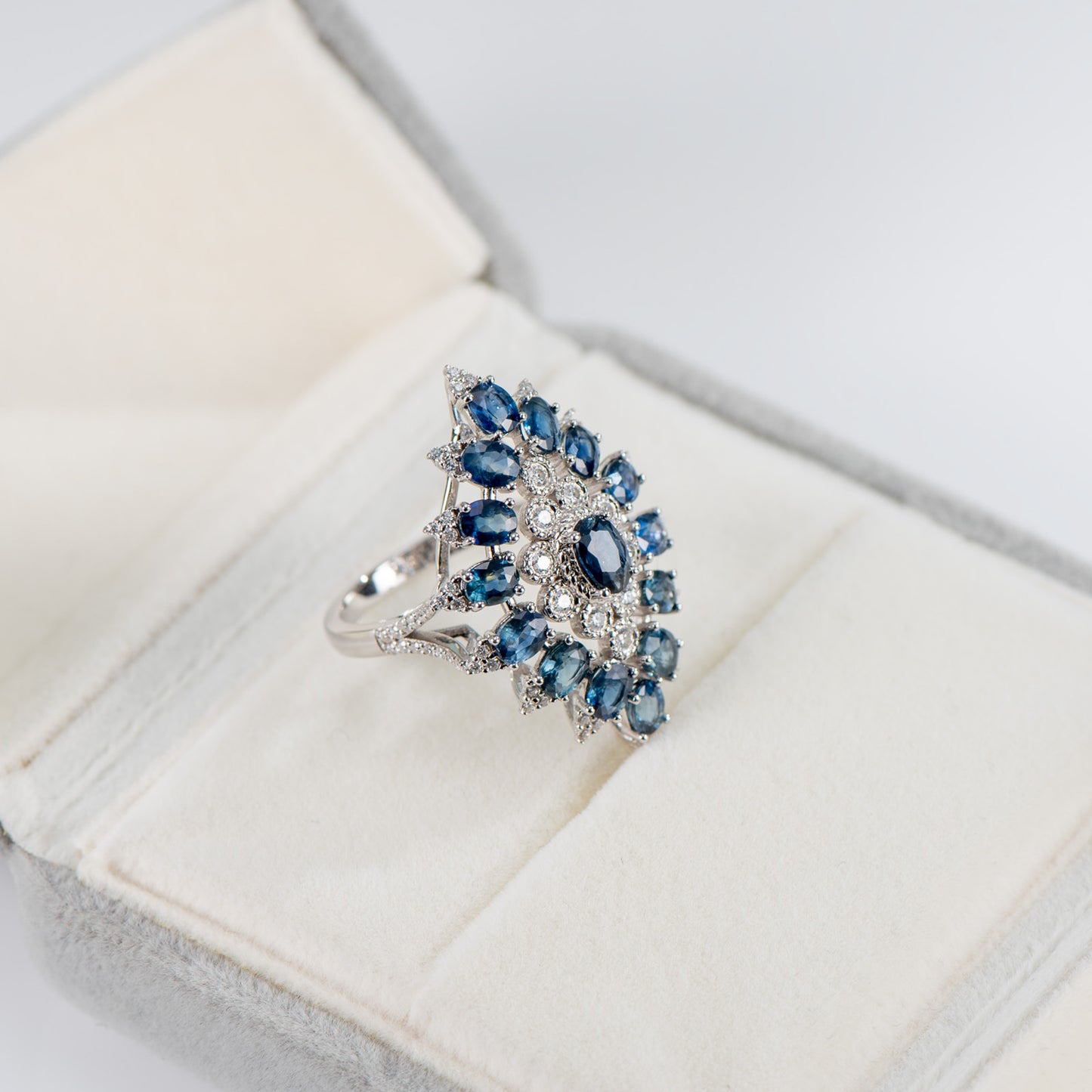 The Midnight Jewel - Sapphire Ring 925 Silver